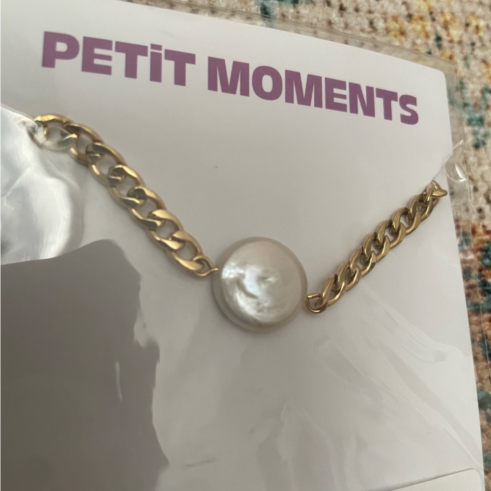 NWT Revolve Petit Moments Irregular Pearl Bracelet - Picture 2 of 3